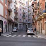 Mentre nella pi� breve via De Napoli ci si �ferma� a 30 